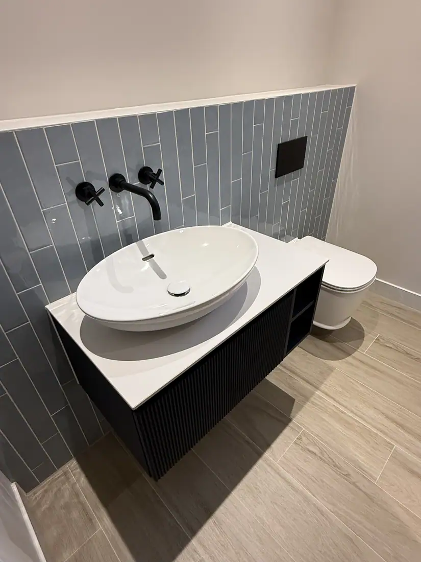 Cloakroom in blue and black